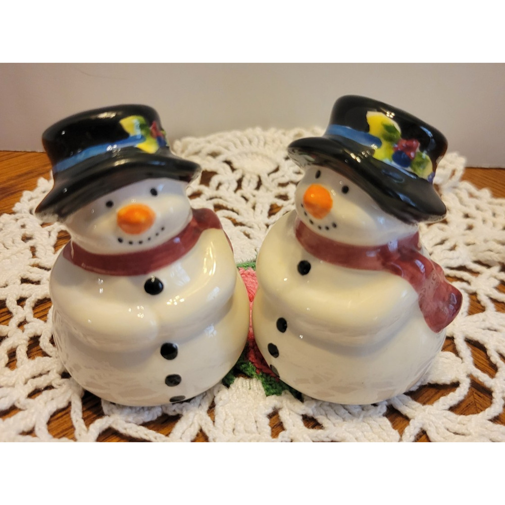 Vtg Christmas Giftco Snowman w/Hat Salt Pepper Shakers White‎ Holiday Figures
